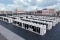 La photo montre un système équipé de refroidisseurs à air destinés aux centres de données