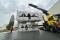 Levage de refroidisseur de liquide levé par une grue mobile