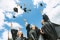 Etudiants célébrant leur diplôme
