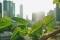 Une branche d'arbre avec une grande ville en arrière-plan